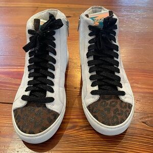 Women’s high top P448 sneakers. Size 37